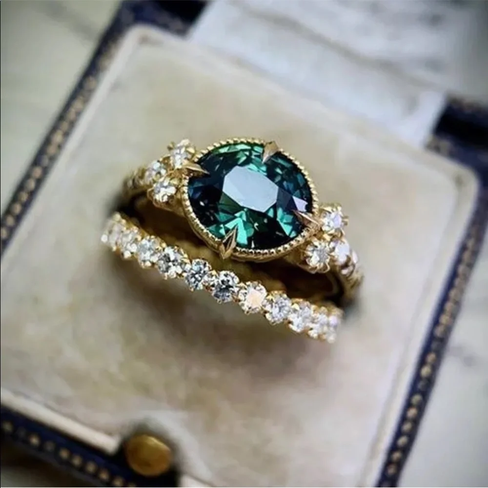 New Gorgeous 18k Yellow Gold Plated Emerald Ring - Picture 1 of 3